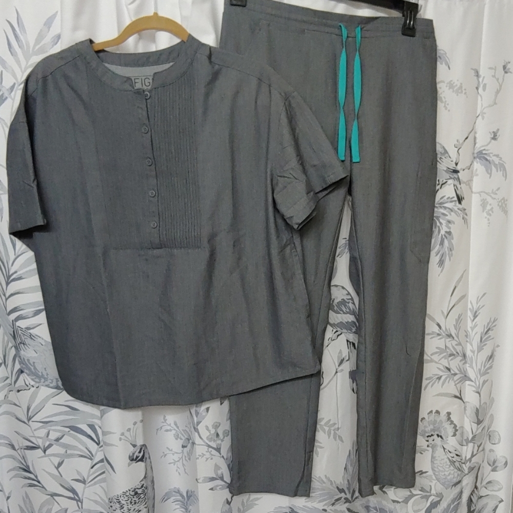 FIGS. Graphite scrub set Medium